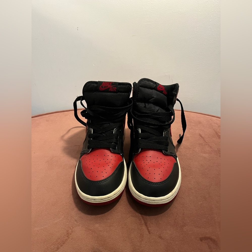 Air Jordan 1 (Bred)
